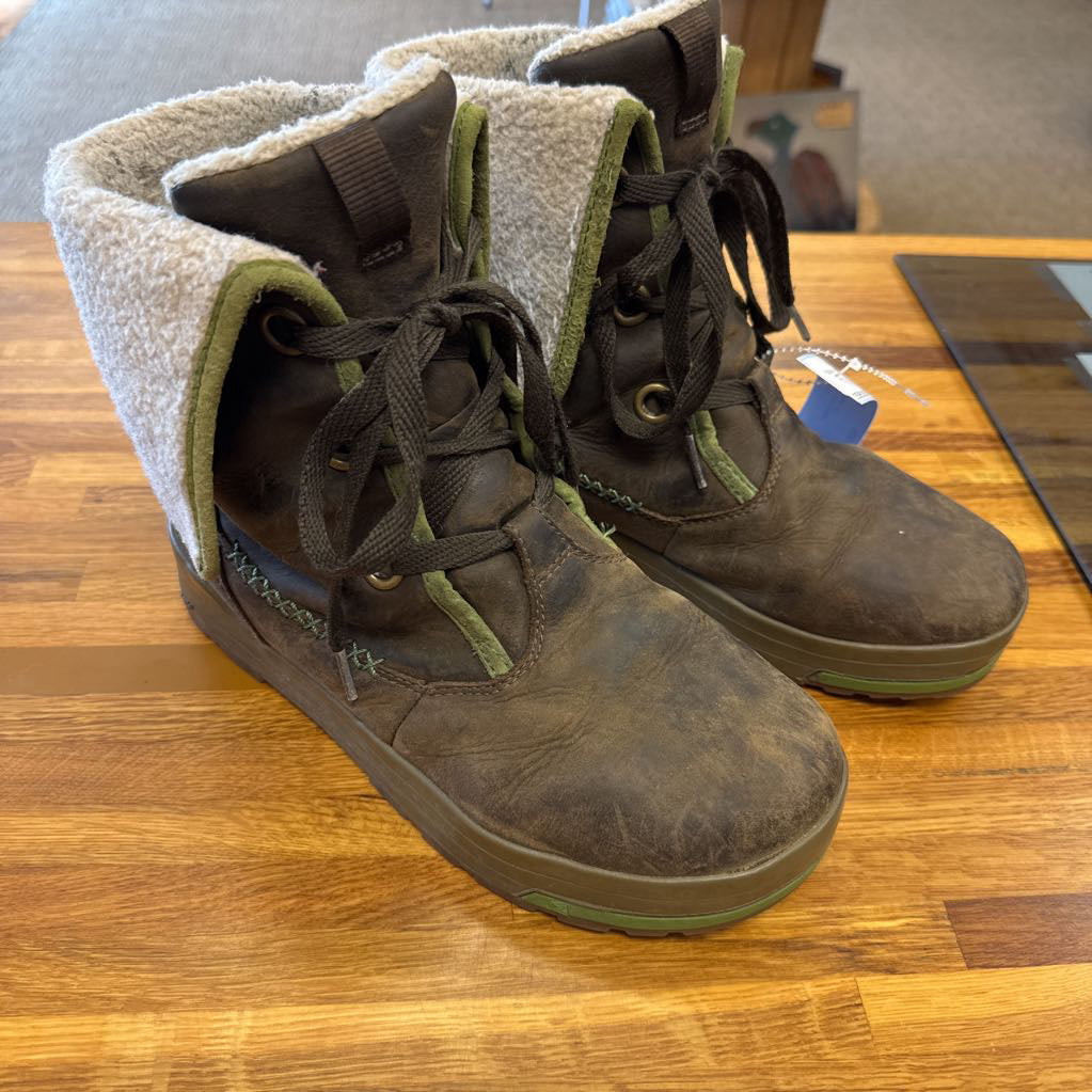 Snowmass waterproof shearling boot