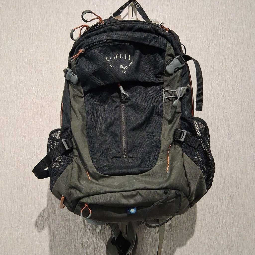 Sirrus 24L w/ raincover