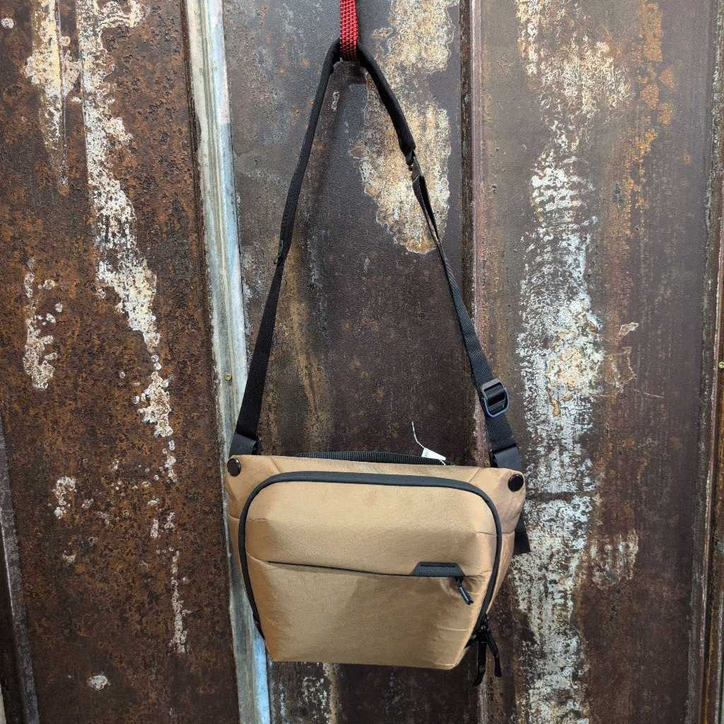 Everyday Sling 6L