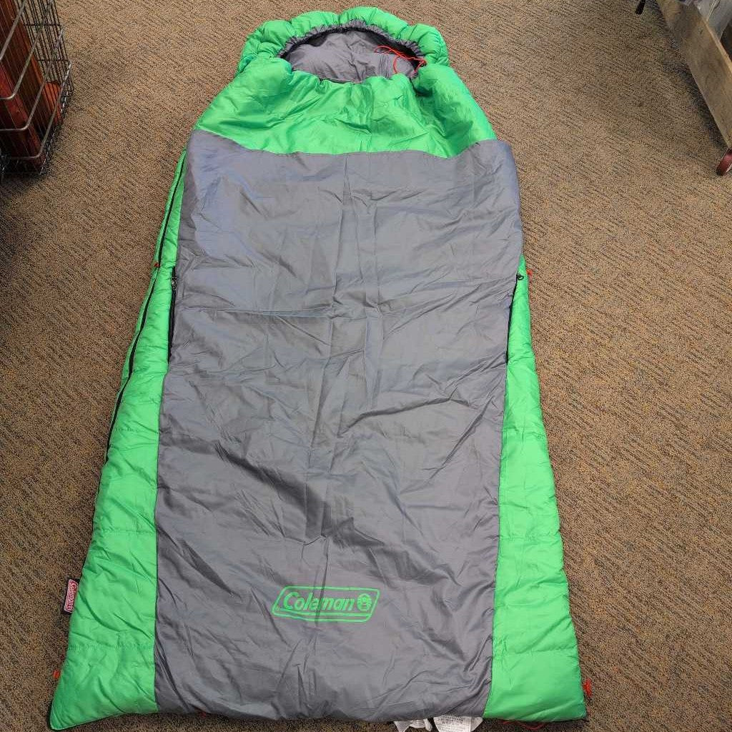 Hybrid mummy/rectangular bag