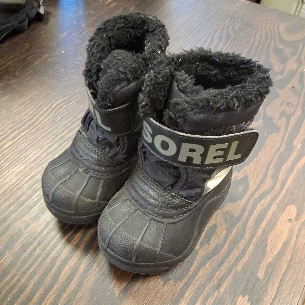 Snow boot