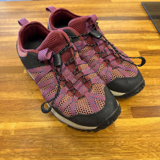 Ventilated shoe, womens